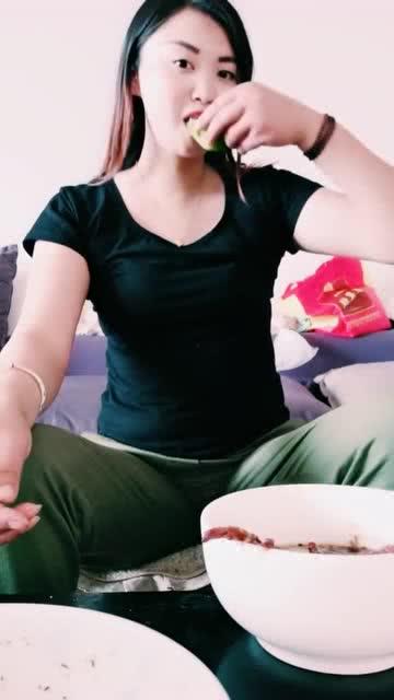 娱乐吃瓜酱身材